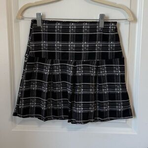 Full Tilt Black & White Plaid Pleated Skater Mini from Tilly’s